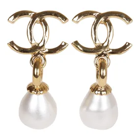 Chanel CC Pearl Drop Dangle Earrings Pearl & Gold Metal