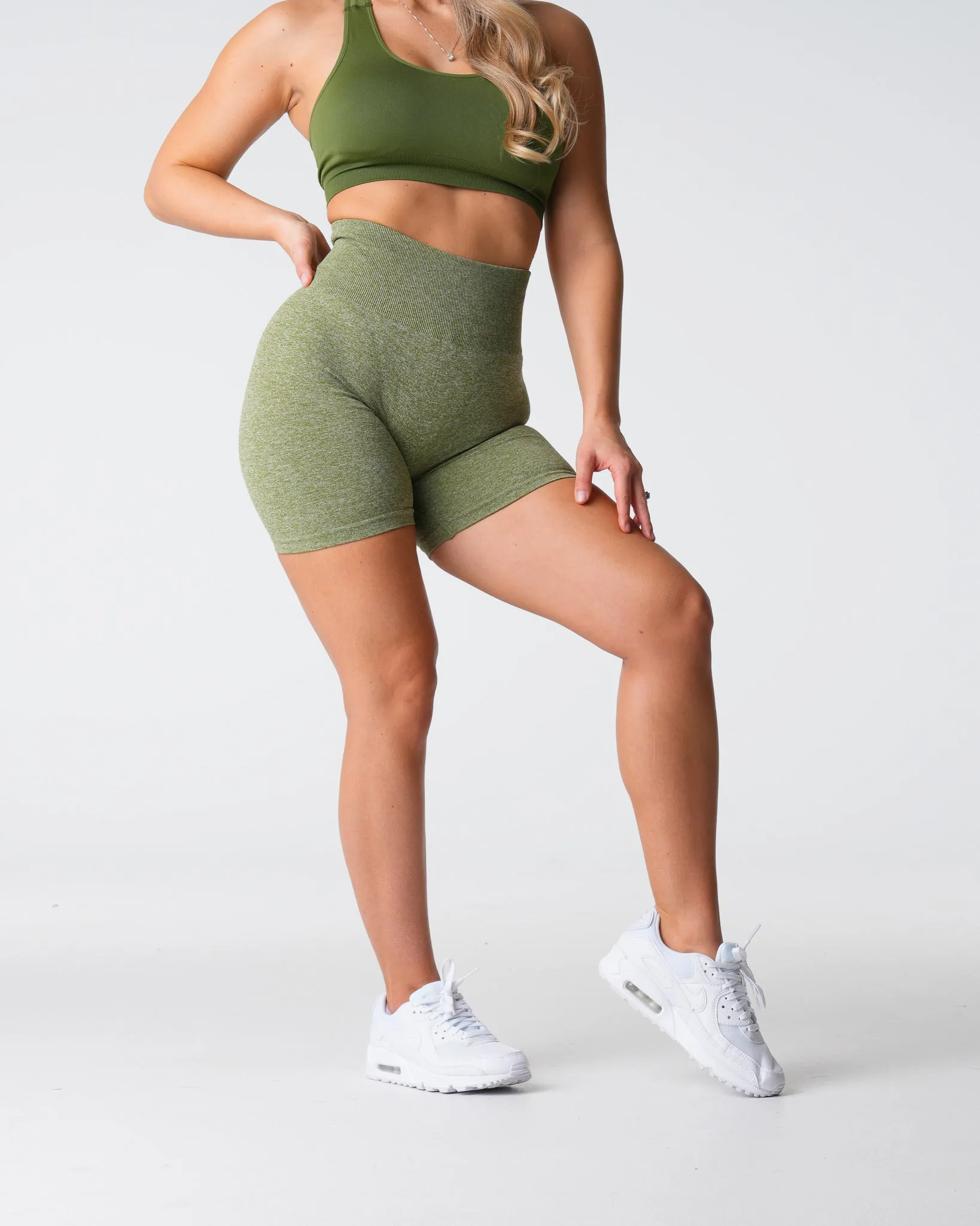 Meadow Scrunch Seamless Shorts