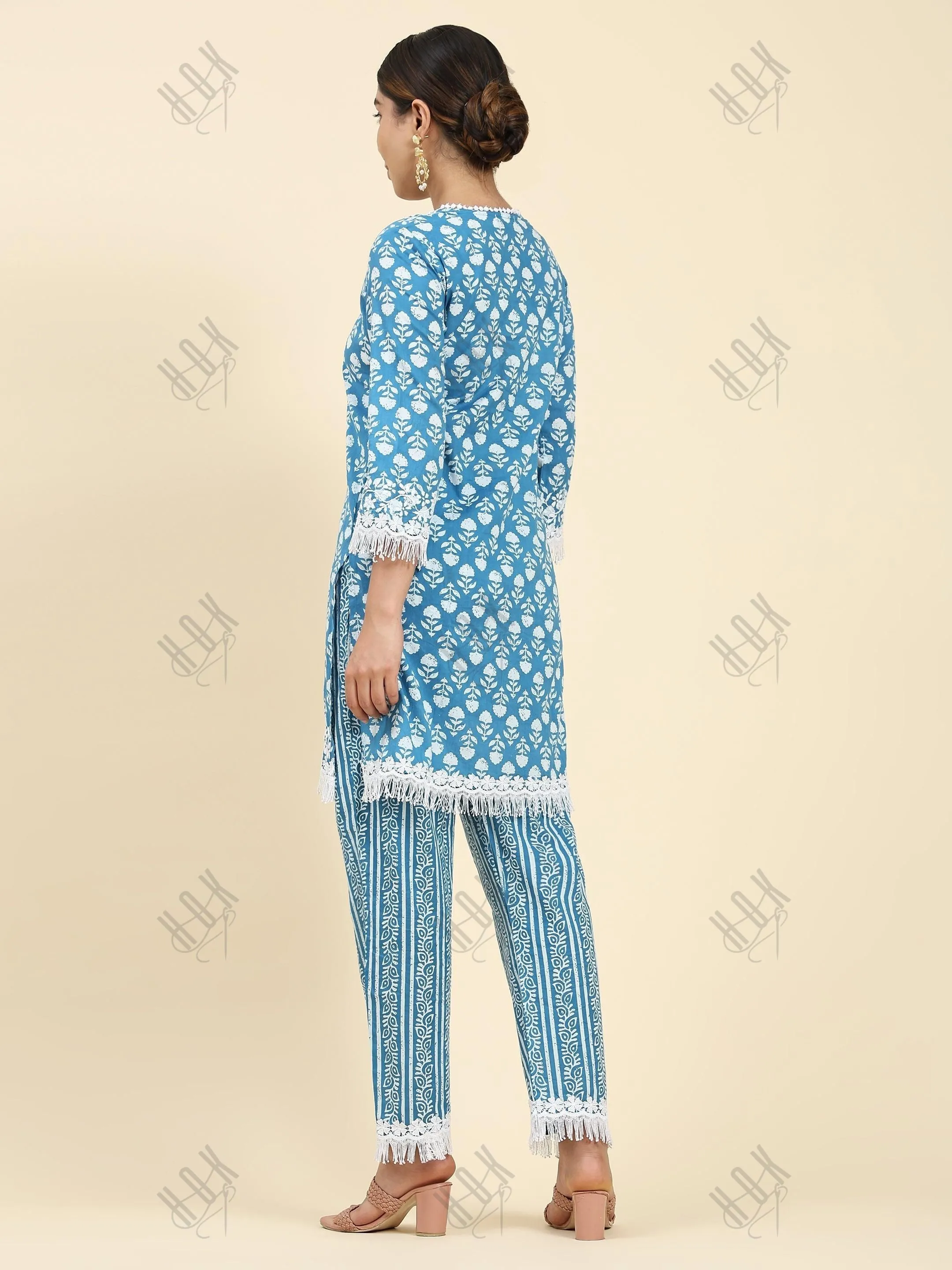 Samma Chikankari Co-ord set in Cotton for Women- Blue