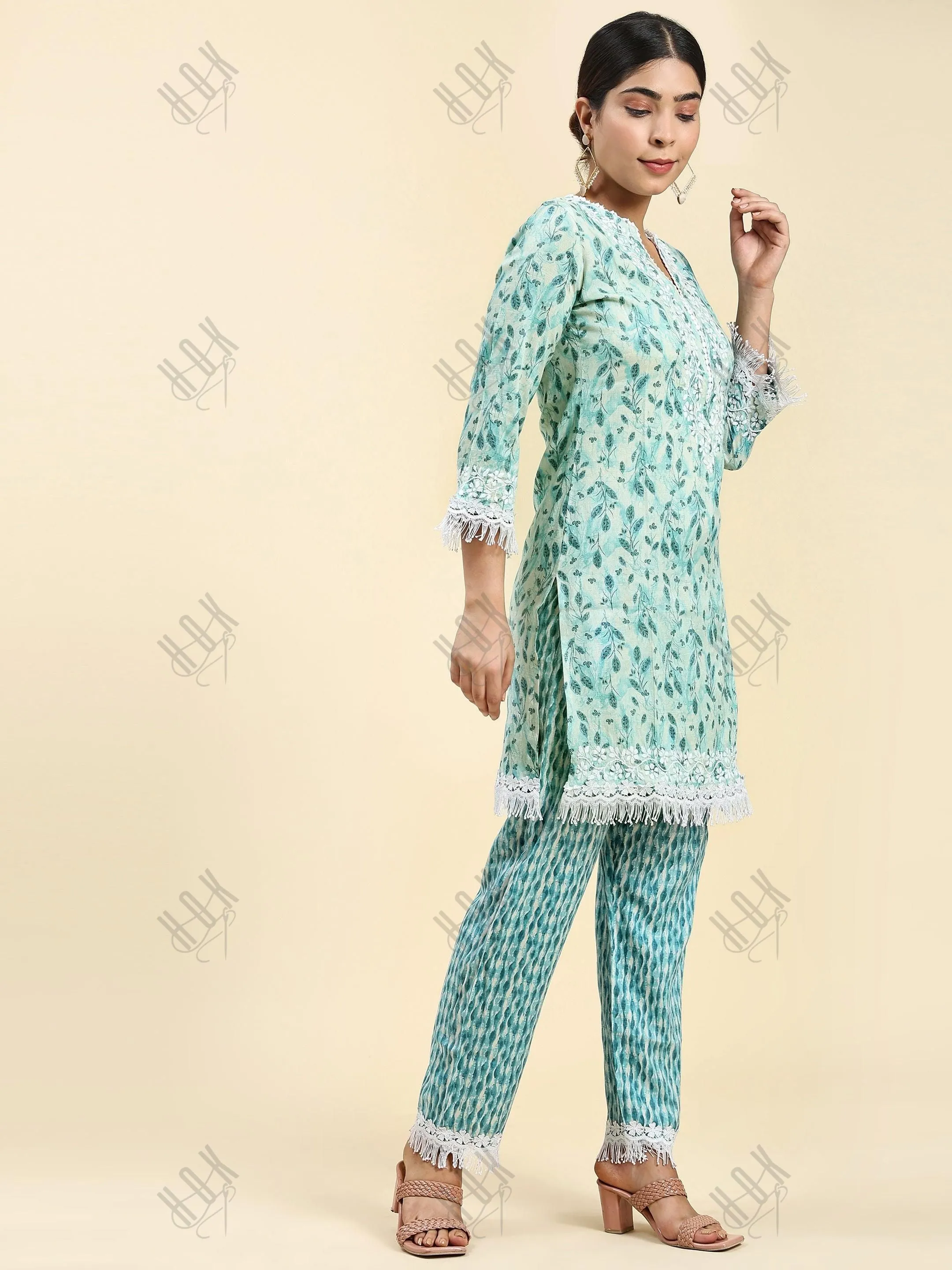 Samma Chikankari Co-ord set in Cotton for Women- Green